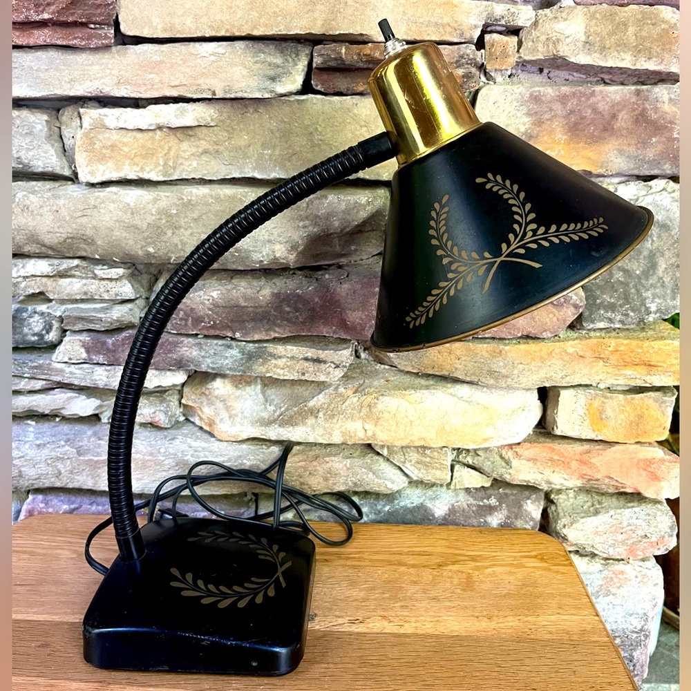 VTG Tole Metal Desk Wall Lamp Gooseneck Black Gold Wheat Home Office Stage Prop